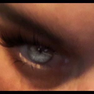 Meet your Posher, Laurie